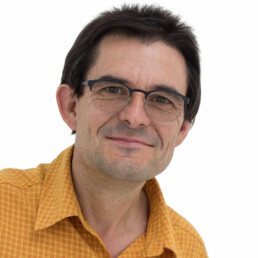 Bernhard Arbogast ist gelernter Elektriker aus Karlsruhe.